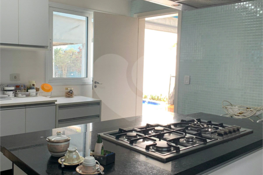 Casa à venda com 4 suítes em Santana, São Paulo, SP