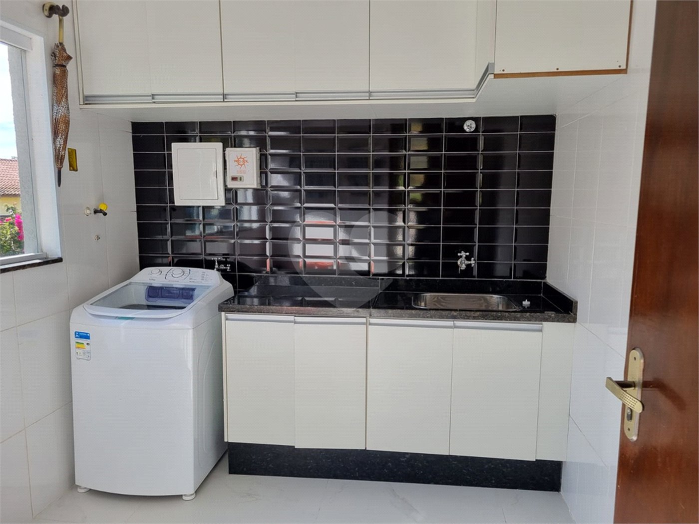 Casa à venda com 4 quartos, sendo 1 suíte, no condomínio Clube Florada Suzano, Suzano - SP