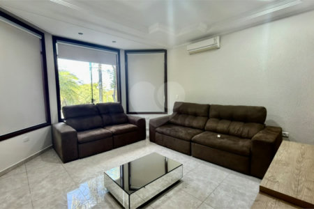 Casa à venda com 4 suítes no condomínio Parque Village Castelo, Itu - SP