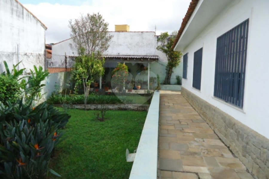 Casa Térrea à venda com 4 quartos, sendo 1 suíte,  em Jardim Peri, São Paulo, SP