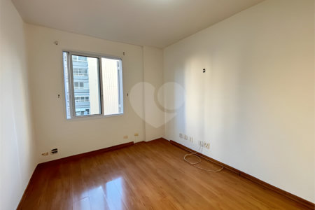 Apartamento à venda com 3 quartos, sendo 1 suíte, em Cerqueira César, São Paulo, SP