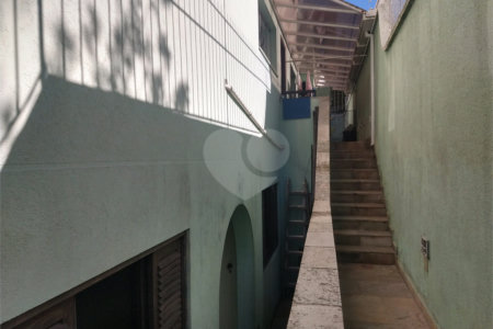 Sobrado à venda com 4 quartos, sendo 1 suíte,  em Parque dos Príncipes, São Paulo, SP