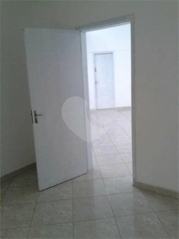 Prédio comercial com 724m² , 8 banheiros e 5 vagas de garagem , à venda na Vila Formosa.