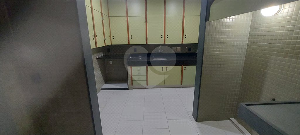 Apartamento à venda com 4 quartos, sendo 1 suíte,  em Laranjeiras, Rio de Janeiro, RJ