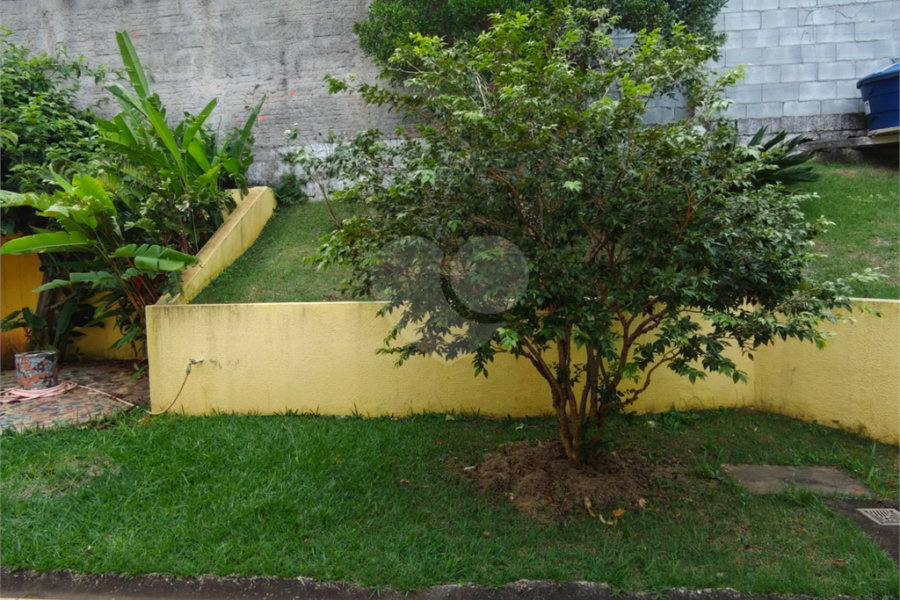 Casa à venda com 4 quartos, sendo 2 suítes,  em Country Residencial Felix, Bom Jesus dos Perdões, SP