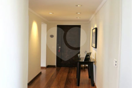 Apartamento à venda com 4 quartos, sendo 3 suítes,  em Jardim Monte Kemel, São Paulo, SP
