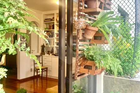 Apartamento à venda com 2 quartos, sendo 1 suíte,  em Real Parque, São Paulo, SP