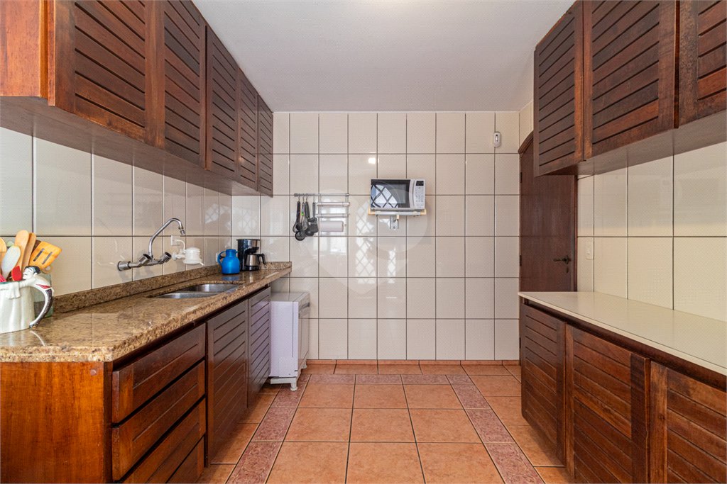 Casa de Vila à venda com 4 quartos, sendo 2 suítes, em Alto da Boa Vista, São Paulo, SP