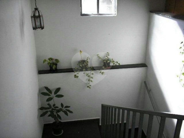 Sobrado à venda com 4 quartos, sendo 1 suíte,  em Vila Nivi, São Paulo, SP