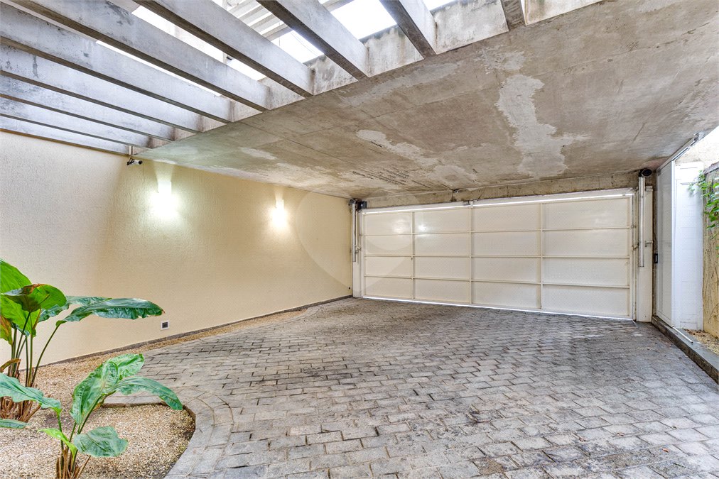 Sobrado à venda com 3 quartos, sendo 2 suítes,  em Alto da Boa Vista, São Paulo, SP