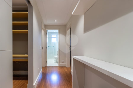 Casa à venda com 4 suítes no condomínio Las Cumbres, São Paulo - SP