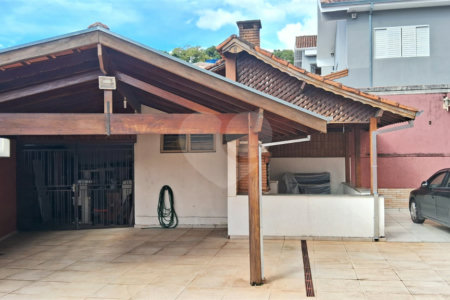 Sobrado à venda com 4 quartos, sendo 2 suítes, em Jardim Quisisana, Poços de Caldas, MG
