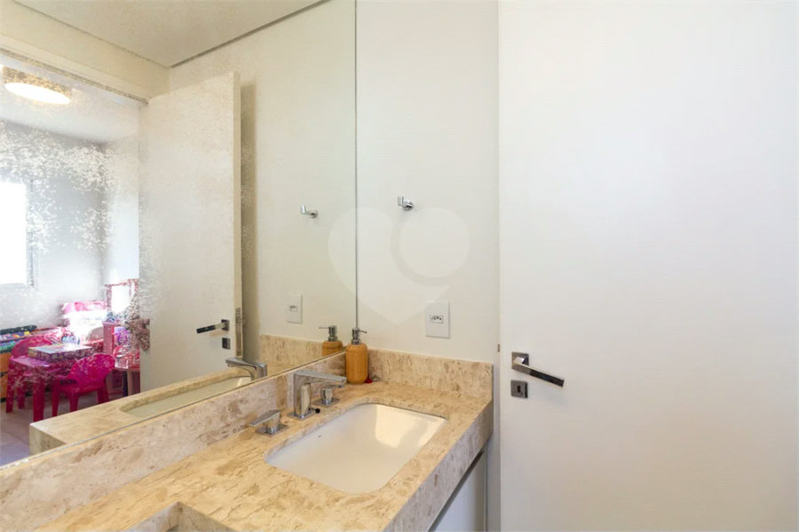 Apartamento à venda com 3 suítes em Vila Romana, São Paulo, SP