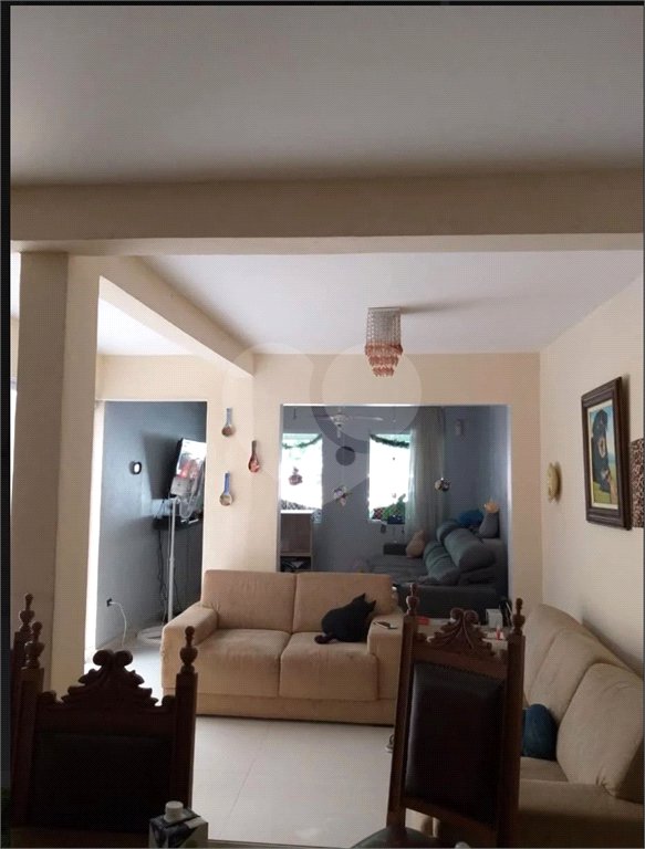 Casa à venda com 3 suítes em Vila Emir, São Paulo, SP