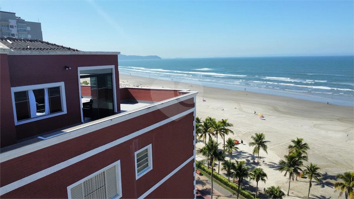 Cobertura de 300 m² com vista panorâmica para o mar