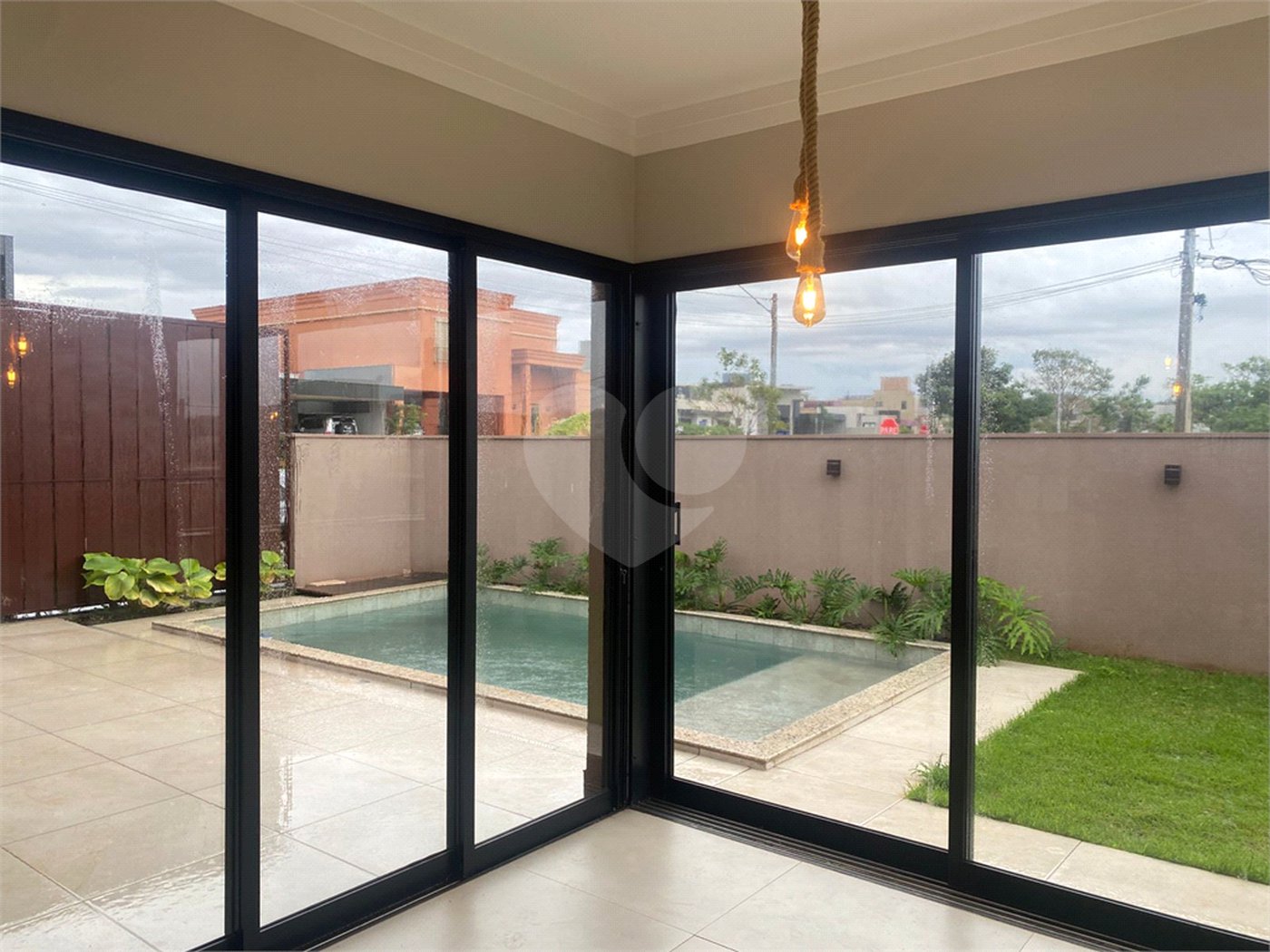 Casa à venda com 3 suítes no condomínio Quinta dos Ventos, Ribeirão Preto - SP