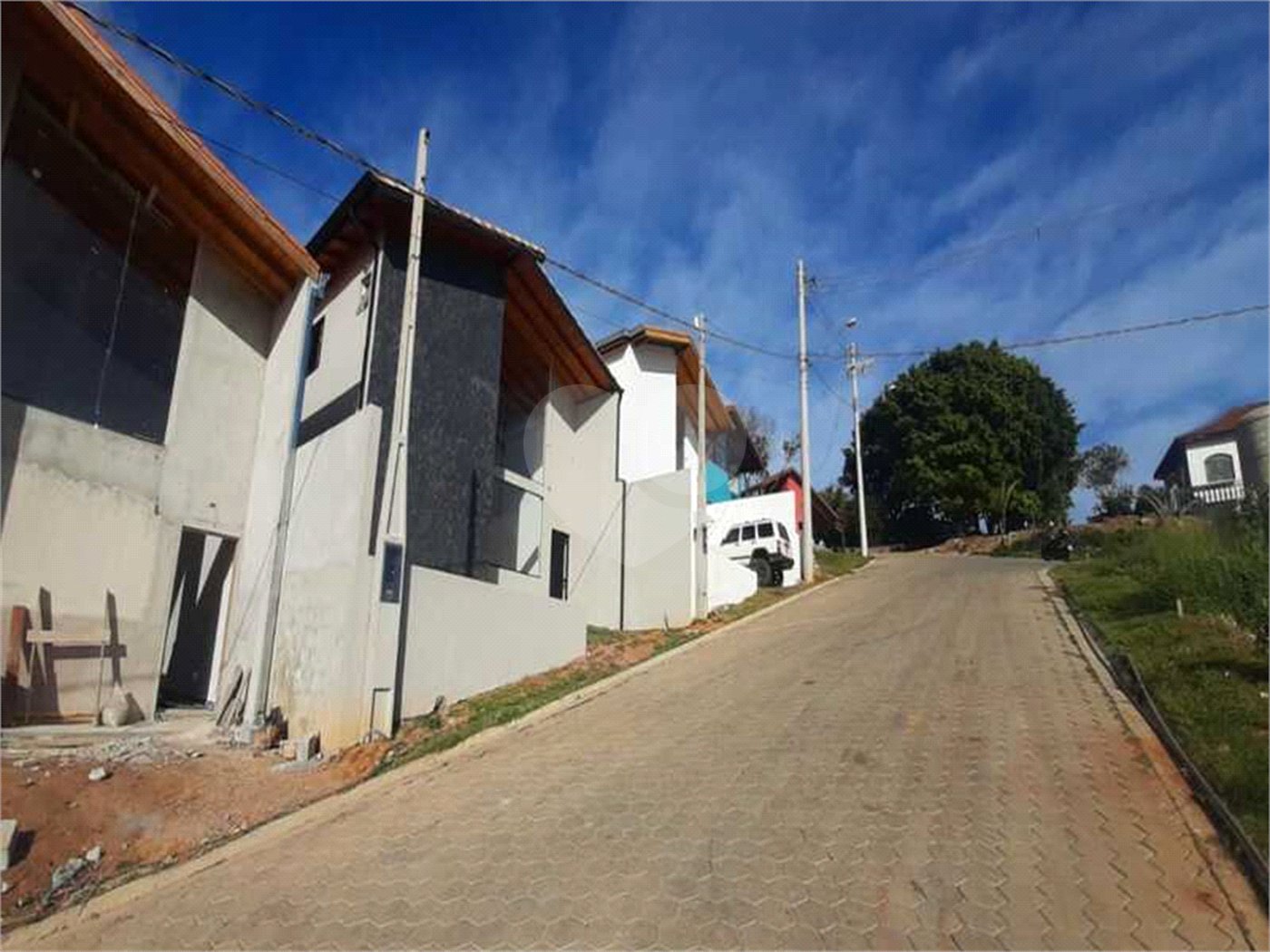 Casa à venda com 2 quartos, sendo 1 suíte, no condomínio Águas de São Pedro, Mairiporã - SP
