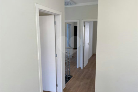 Casa à venda com 3 suítes no condomínio Villaggio Maranello, Vinhedo - SP
