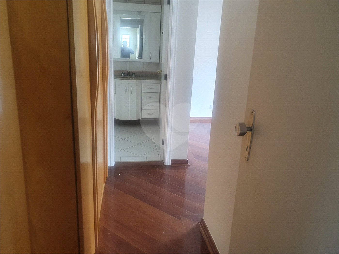 Casa à venda com 4 quartos, sendo 2 suítes,  no condomínio Lake Louise, São Paulo - SP