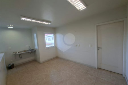 Casa à venda com 2 quartos, sendo 1 suíte, em Planalto Paulista, São Paulo, SP