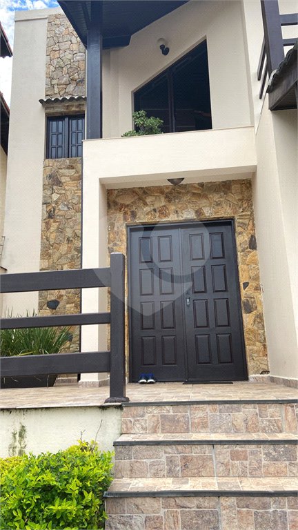 Sobrado à venda com 3 quartos, sendo 1 suíte,  em Vila Suissa, Mogi das Cruzes, SP