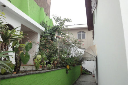 Sobrado à venda com 4 quartos, sendo 3 suítes, em Jardim São Bento, São Paulo, SP