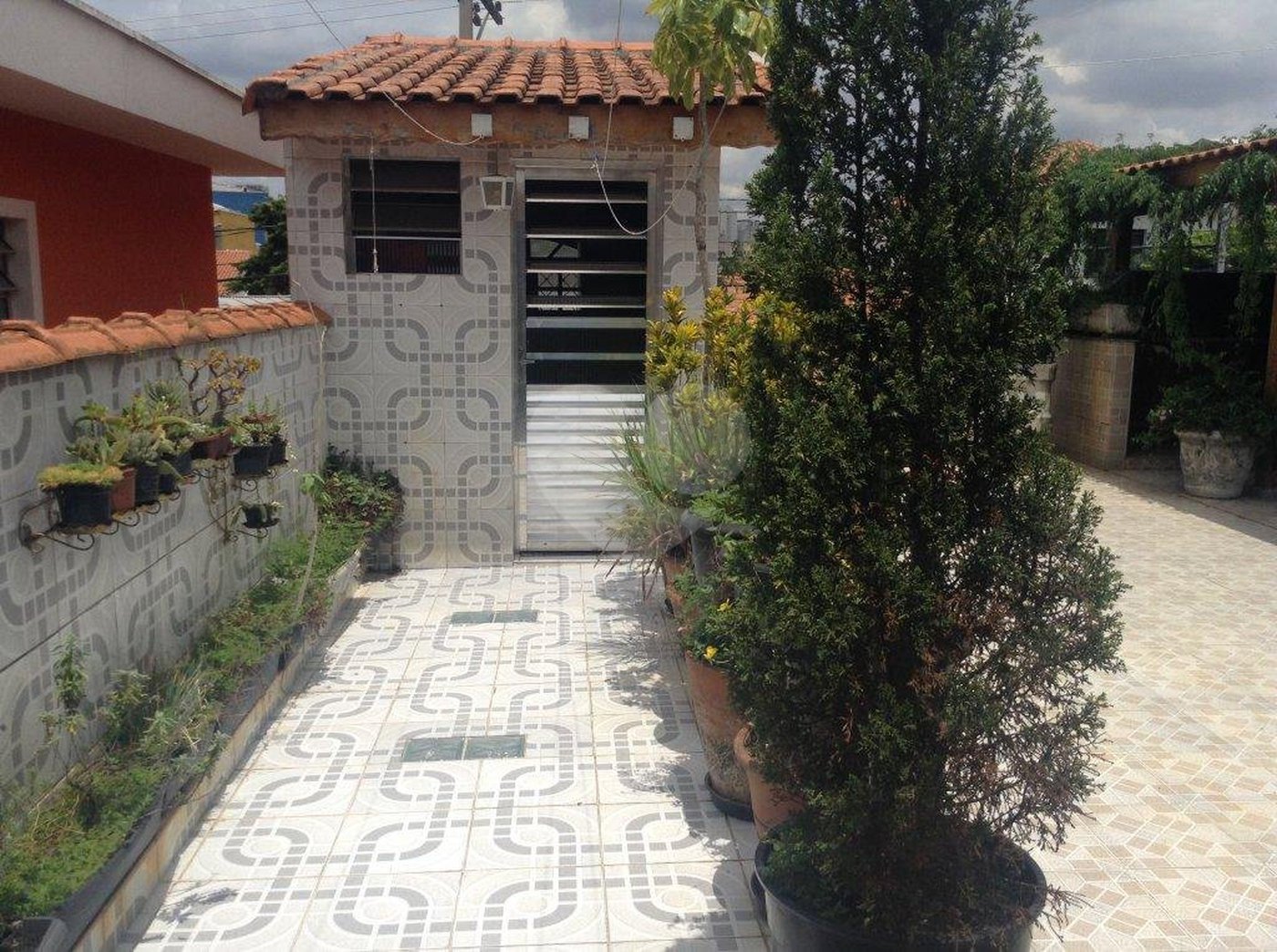 Casa à venda com 3 quartos, sendo 1 suíte, em Vila Romero, São Paulo, SP
