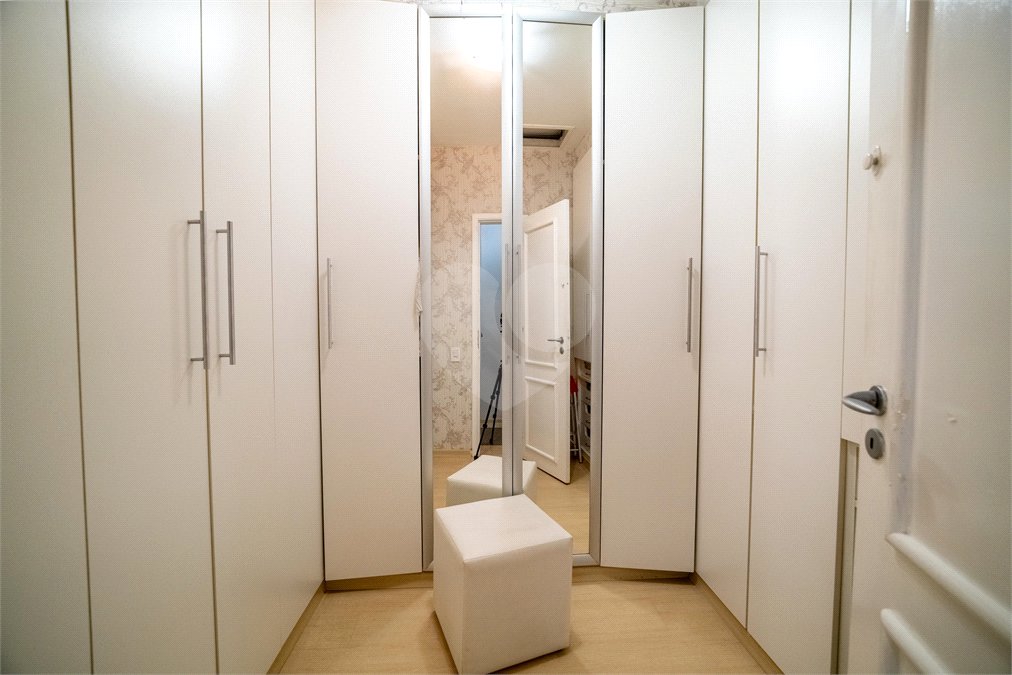 Sobrado à venda com 4 quartos, sendo 3 suítes, em Jardim São Bento, São Paulo, SP