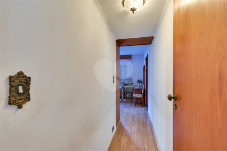 Casa de Vila à venda com 4 quartos, sendo 3 suítes,  em Alto da Boa Vista, São Paulo, SP