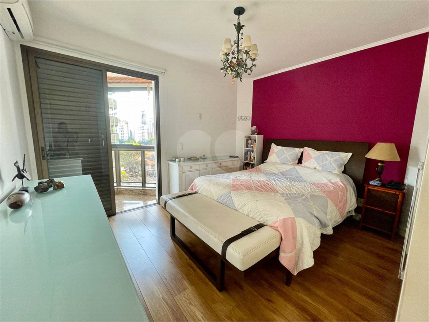 Apartamento à venda com 4 quartos, sendo 3 suítes, em Campo Belo, São Paulo, SP