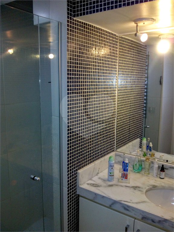 Apartamento à venda com 3 quartos, sendo 1 suíte,  em Vila Uberabinha, São Paulo, SP