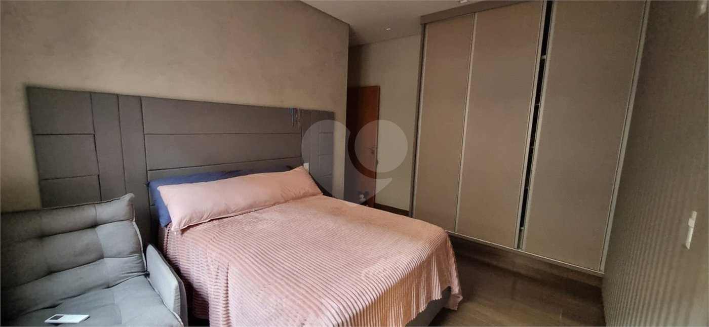Casa à venda com 3 quartos, sendo 1 suíte, no condomínio Villas Mabel, Ribeirão Preto - SP