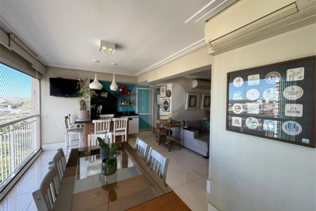 Apartamento à venda com 3 quartos, sendo 1 suíte,  em Santo Amaro, São Paulo, SP