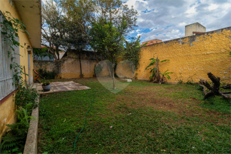Casa à venda com 3 quartos, sendo 1 suíte, em Interlagos, São Paulo, SP