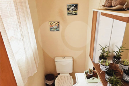 Casa à venda com 4 quartos, sendo 2 suítes, em Jardim Meny, São Roque, SP