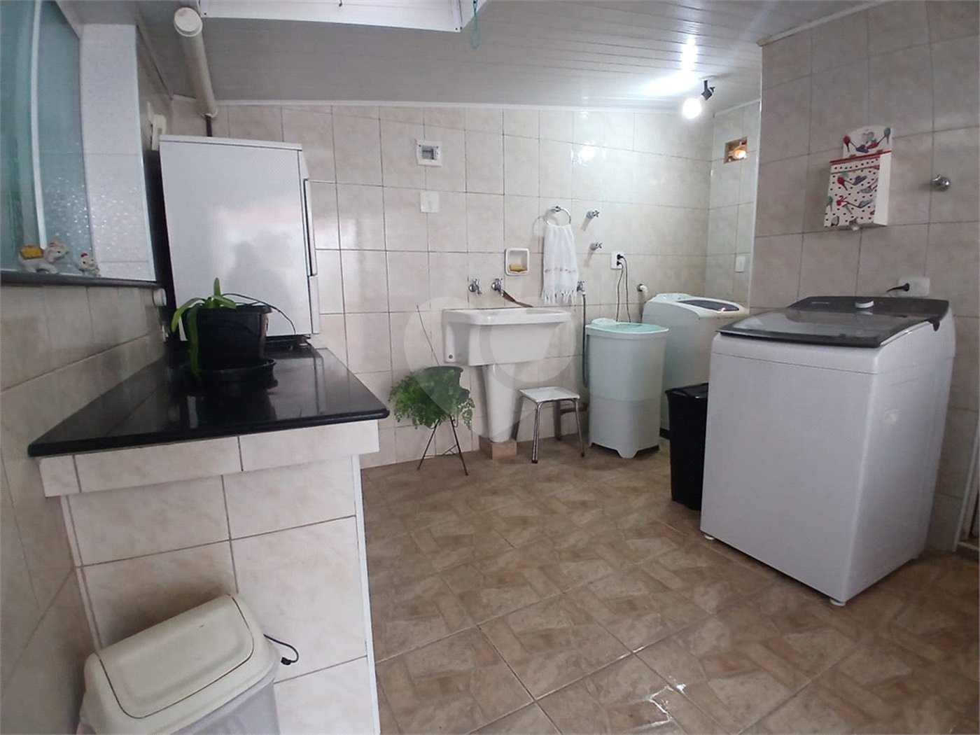 Casa à venda com 3 quartos, sendo 1 suíte,  em Esplanada Mendes Moraes, São Roque, SP