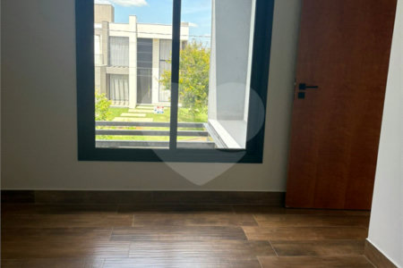 Casa à venda com 4 suítes no condomínio Portal dos Bandeirantes, Salto - SP