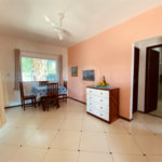 Casa em condomínio para alugar com 2 quartos, sendo 1 suíte, em Caravelas, Armação dos Búzios, RJ
