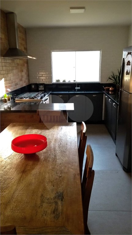 Sobrado à venda com 3 quartos, sendo 1 suíte,  em Retiro das Fontes, Atibaia, SP