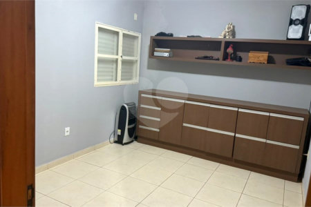 Casa Térrea à venda com 3 quartos, sendo 1 suíte, em Jardim Ouro Branco, Ribeirão Preto, SP