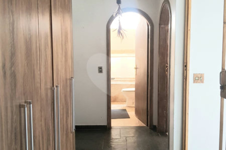Sobrado à venda com 4 quartos, sendo 2 suítes, em Jardim Leonor, São Paulo, SP