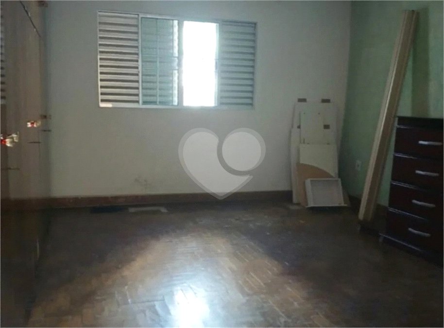 Casa à venda com 3 quartos, sendo 1 suíte, em Vila Mariana, São Paulo, SP