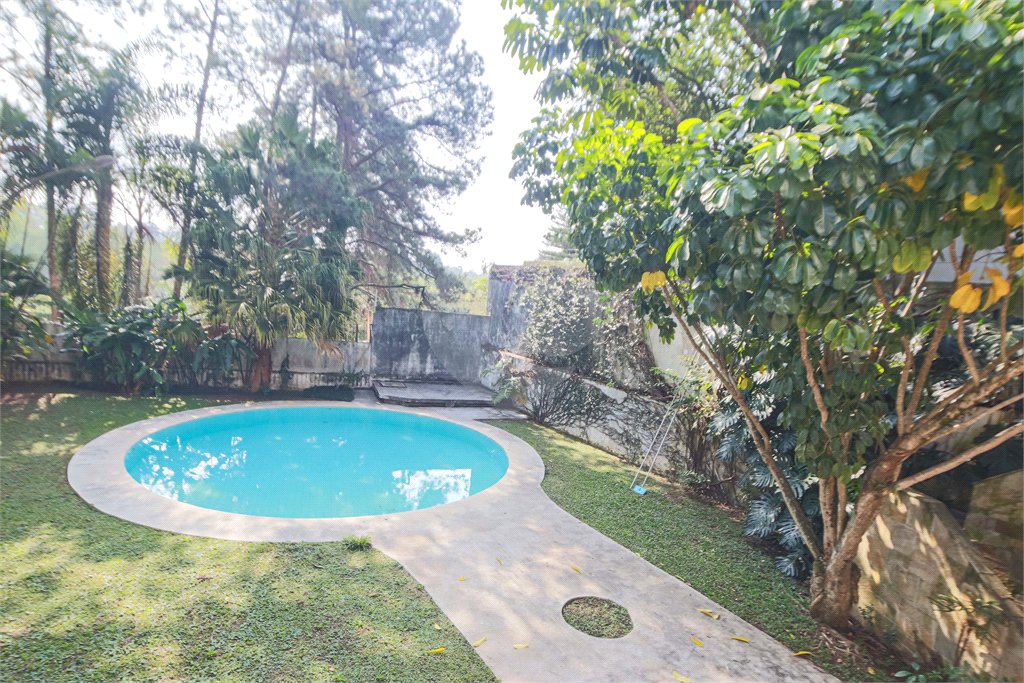 Sobrado à venda com 4 quartos, sendo 3 suítes, em Chácara Monte Alegre, São Paulo, SP