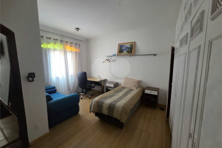 Sobrado à venda ou para alugar com 6 quartos, sendo 2 suítes, em Santana, São Paulo, SP