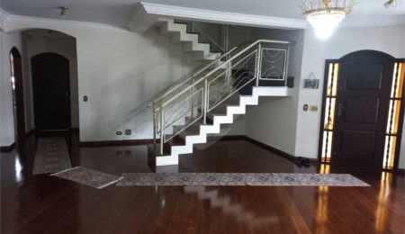 Sobrado à venda ou para alugar com 4 quartos, sendo 1 suíte,  em Barro Branco (zona Norte), São Paulo, SP