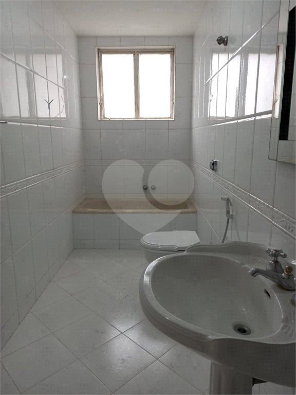 Apartamento à venda com 3 quartos, sendo 1 suíte, em Pinheiros, São Paulo, SP