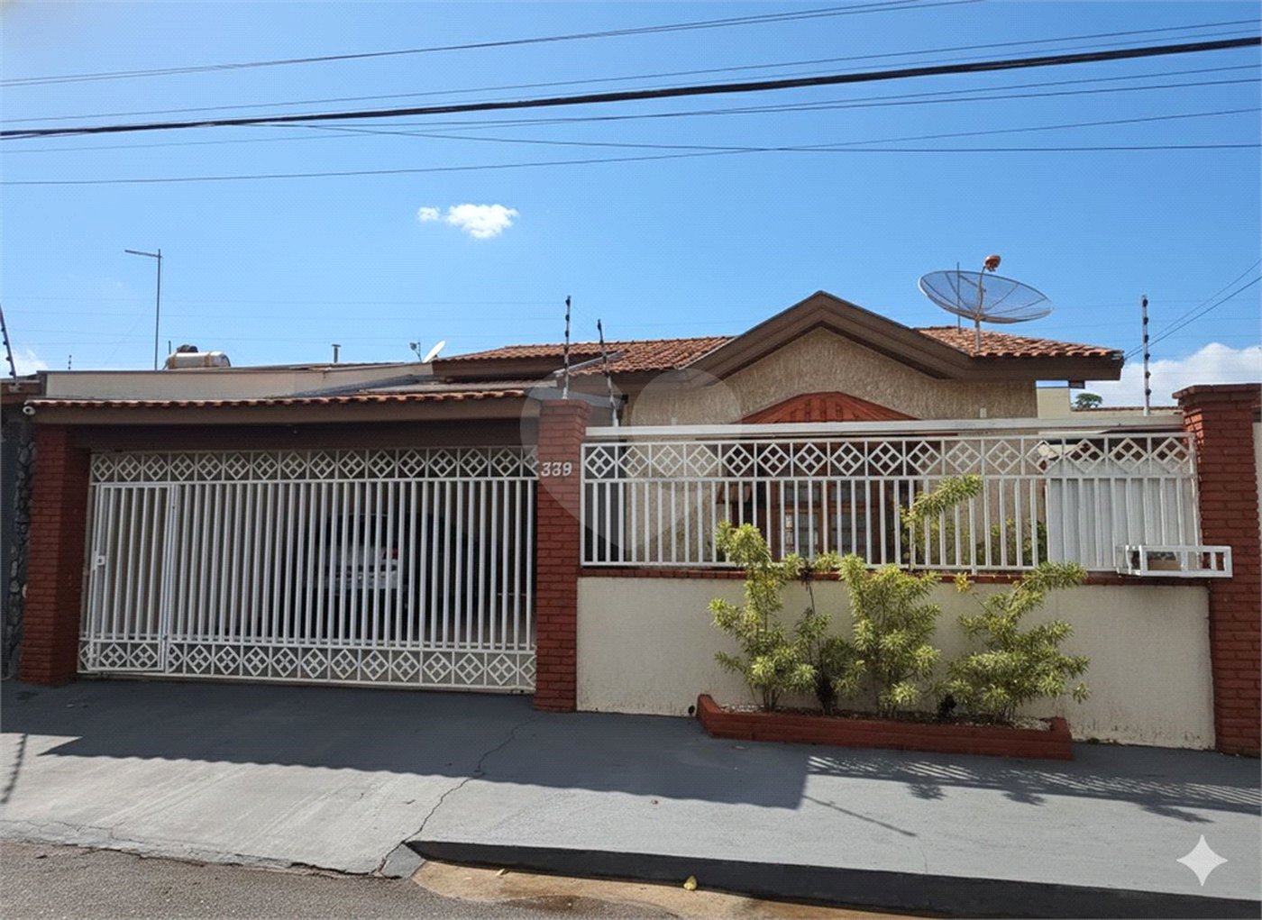 Casa à venda com 3 quartos, sendo 1 suíte,  em Jardim Shangri-lá, Itapetininga, SP