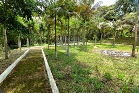 Casa à venda com 4 quartos, sendo 1 suíte, no Centro, Ibiúna, SP