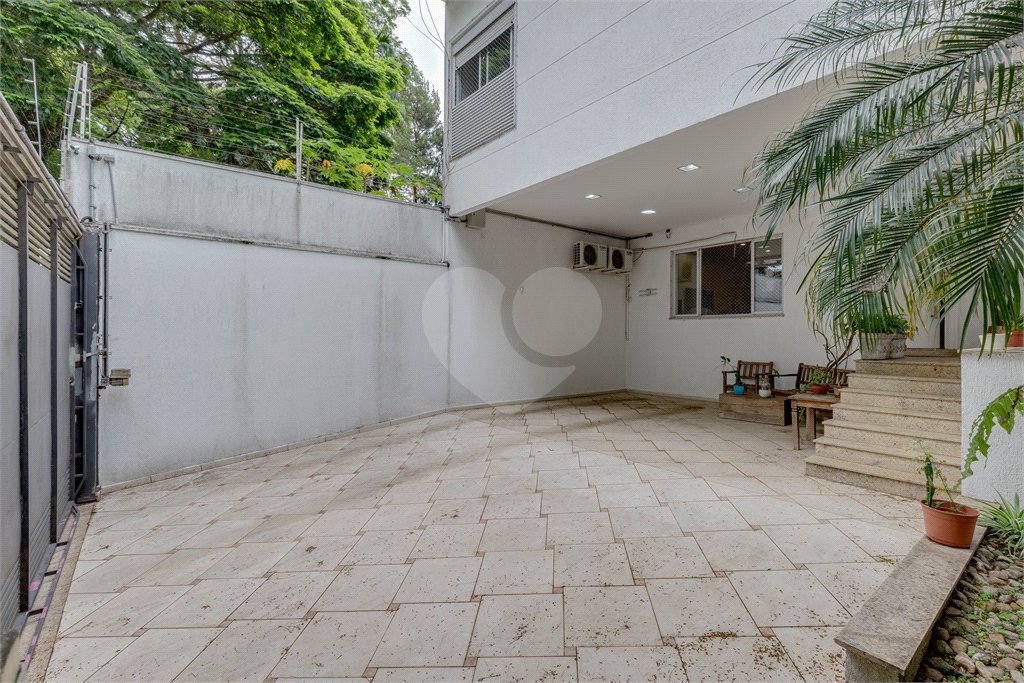 Sobrado à venda com 4 quartos, sendo 3 suítes, em Brooklin, São Paulo, SP