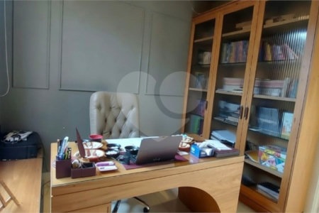 Casa à venda com 5 quartos, sendo 4 suítes, no condomínio Portal dos Oitis, Araraquara - SP